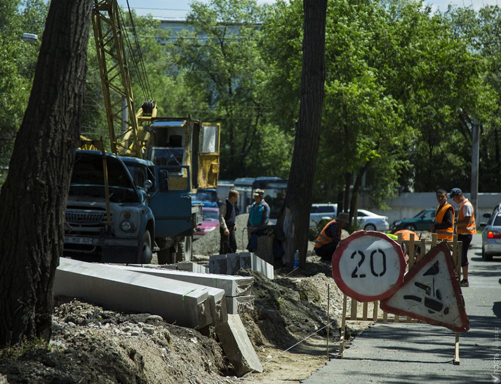 Во вторник на 35 улицах Алматы будут вестись ремонтные работы
