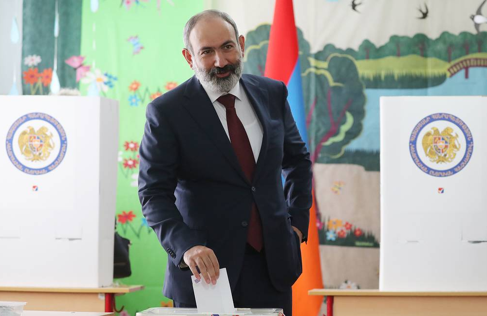 На парламентских выборах в Армении лидирует партия Никола Пашиняна 