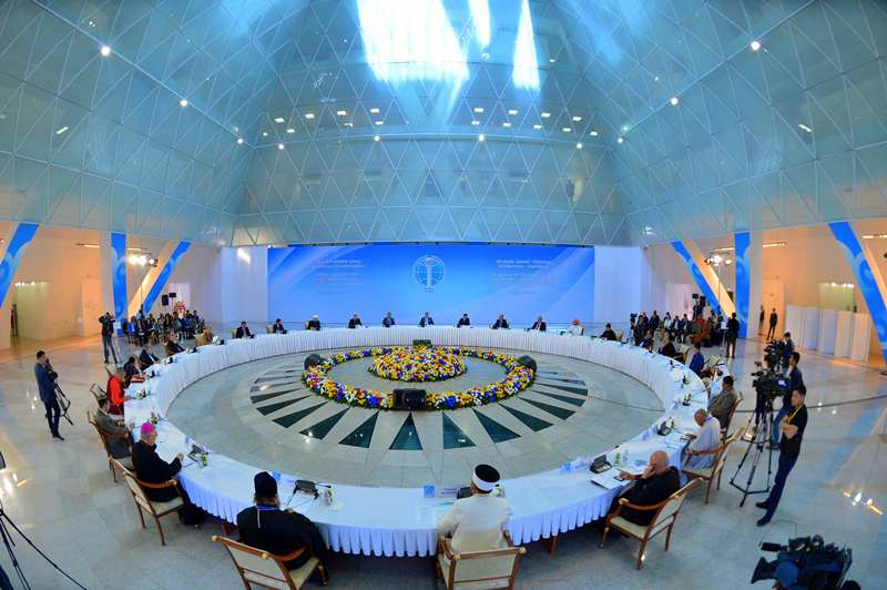 Создать Центр Назарбаева по развитию межконфессионального диалога предлагают в Казахстане 