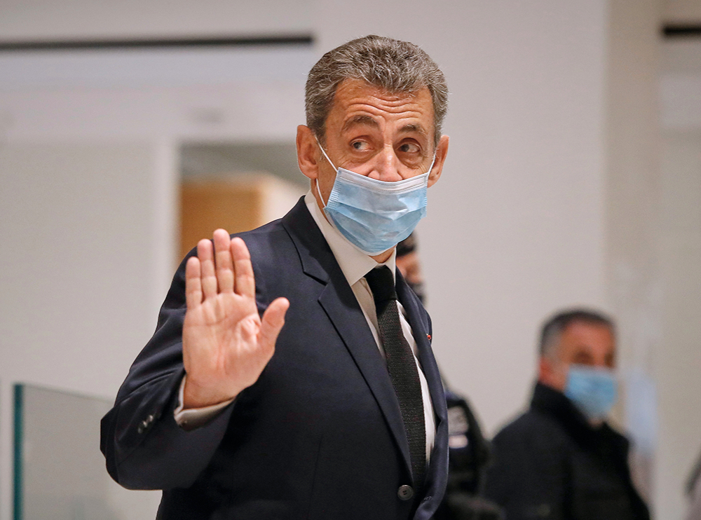 Суд Парижа приговорил Николя Саркози к 3 годам лишения свободы