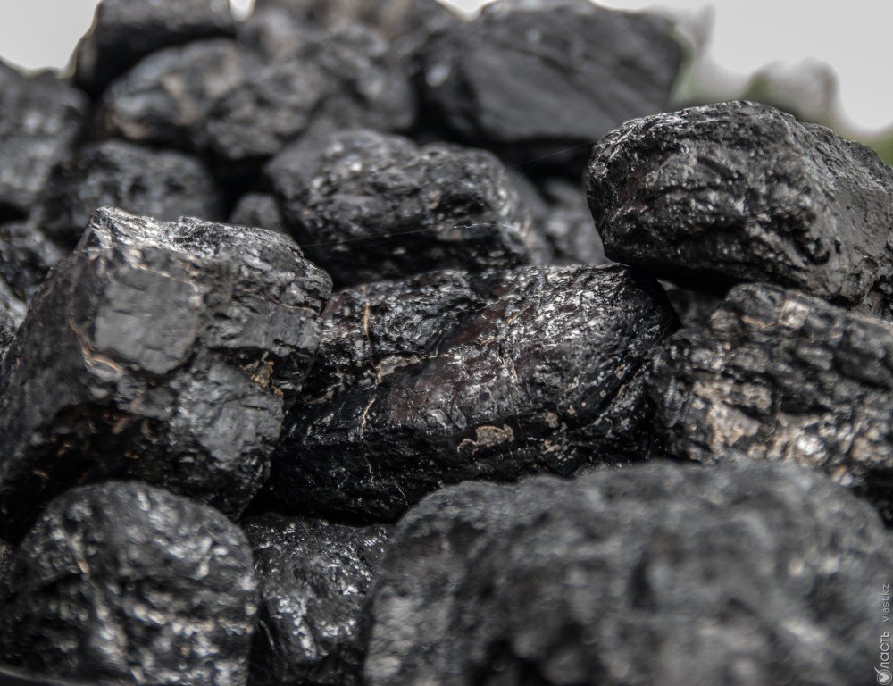 Премьер поручил акимам обеспечить своевременные поставки угля