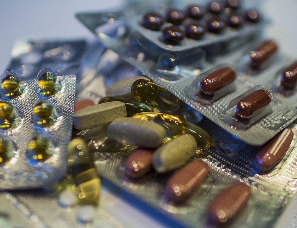 Мажилис одобрил регулирование цен на лекарства с 1 января 2019 года