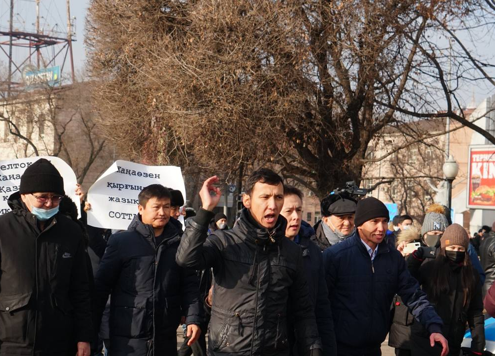 ​Пятеро активистов Демократической партии были задержаны полицией Алматы, один из них подвергся избиению