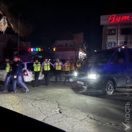 В Бишкеке сотни людей пришли на стихийный митинг после драки с иностранцами 