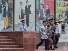 Задержанных в Алматы вывозят за пределы города