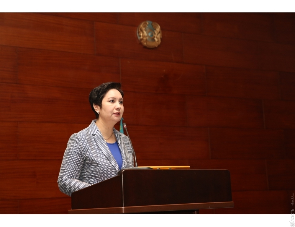 Еще 819 человек станут гражданами Казахстана