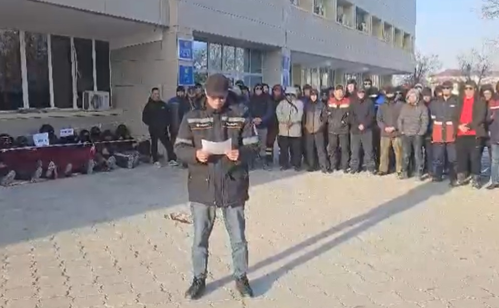В Жанаозене полиция задержала безработных, объявивших голодовку перед акиматом