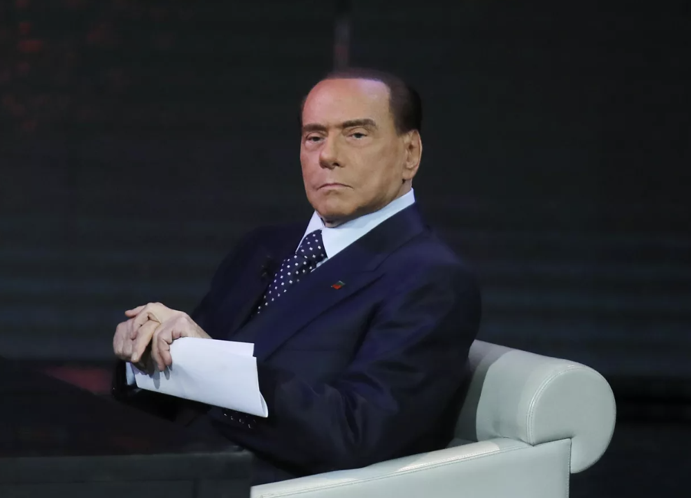 Умер бывший премьер-министр Италии Сильвио Берлускони
