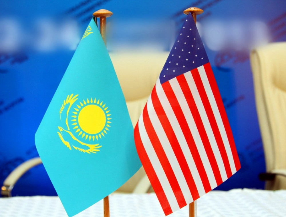 США поддерживает Казахстан в свободном выборе деловых партнеров – Помпео