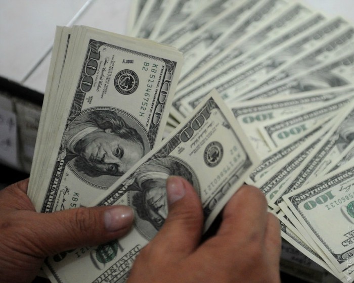 На вечерней сессии валютных торгов курс тенге к доллару составил 183,09