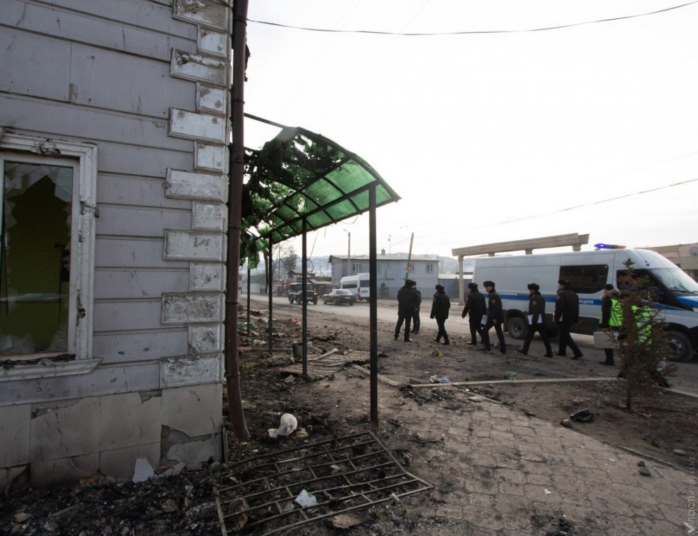19 полицейских пострадали в беспорядках в Кордайском районе – Сапарбаев