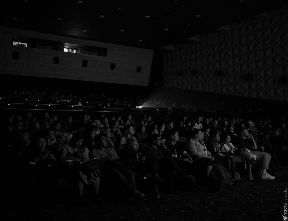 Кинотеатры в Казахстане возобновят работу с 26 октября