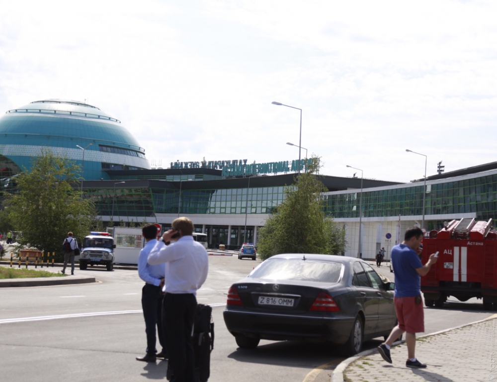 Аэропорт Астаны эвакуировали после звонка о заложенной бомбе - полиция