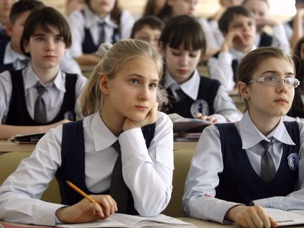 Минобразования просит казахстанцев сообщать о школах и детсадах, где занятия начинаются с 7.40 утра