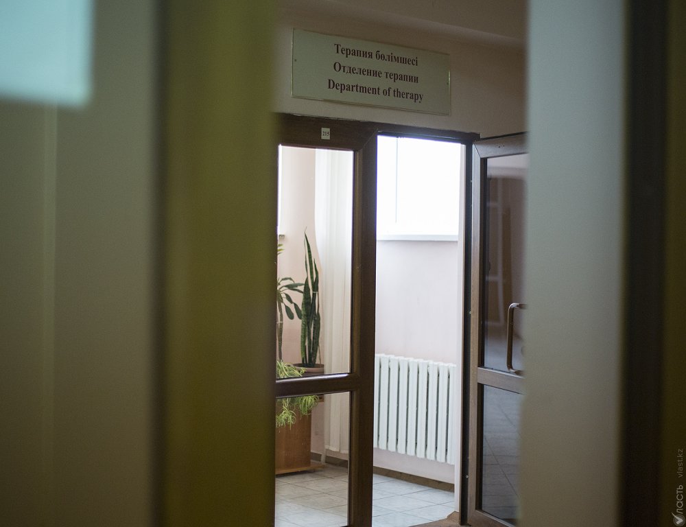 В Алматы выписали трех пациентов, переболевших COVID-19