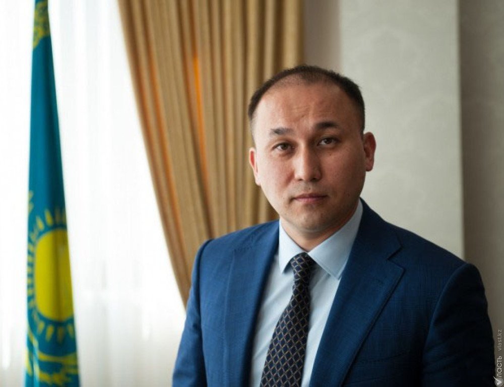 «Вас же никто по рукам не бьет», — Абаев о свободе слова в Казахстане