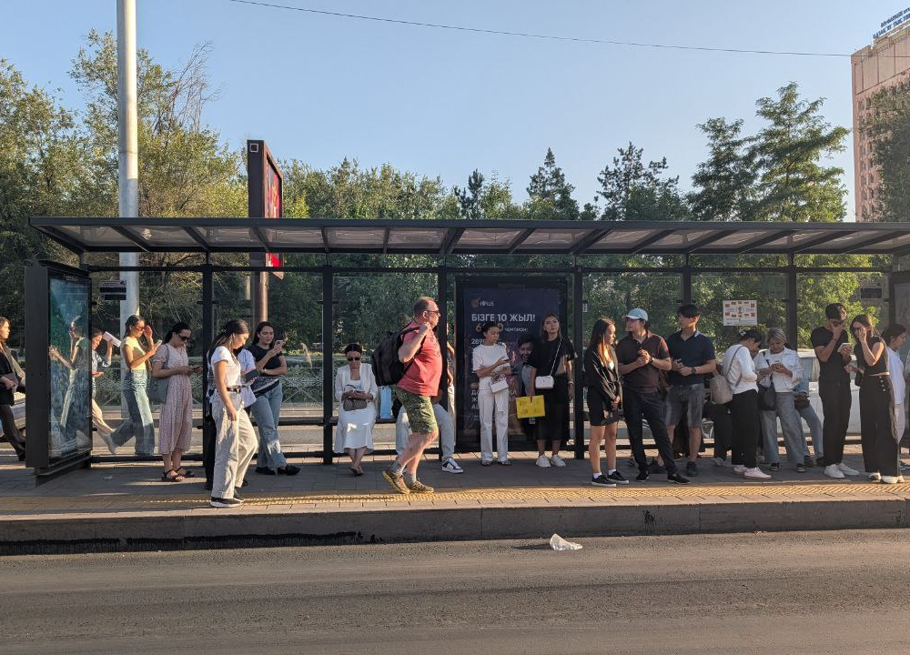 В акимате Алматы считают, что изменение графика обучения студентов разгрузит дороги в час пик