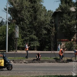 В Алматы с поставщиков асфальта взыскали более 750 млн тенге за некачественные дороги