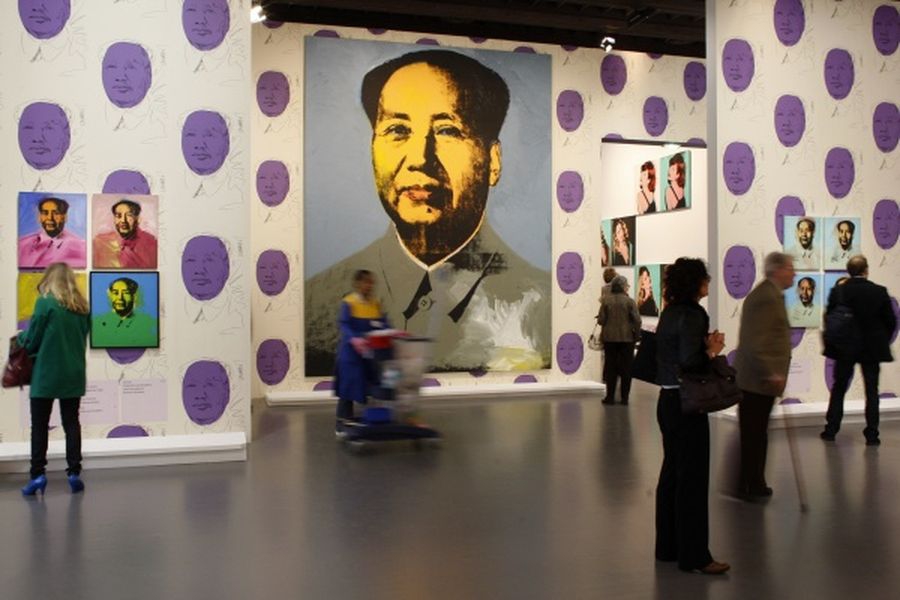 Портрет Мао Цзэдуна художника Энди Уорхола продали за 47,5 млн. долларов