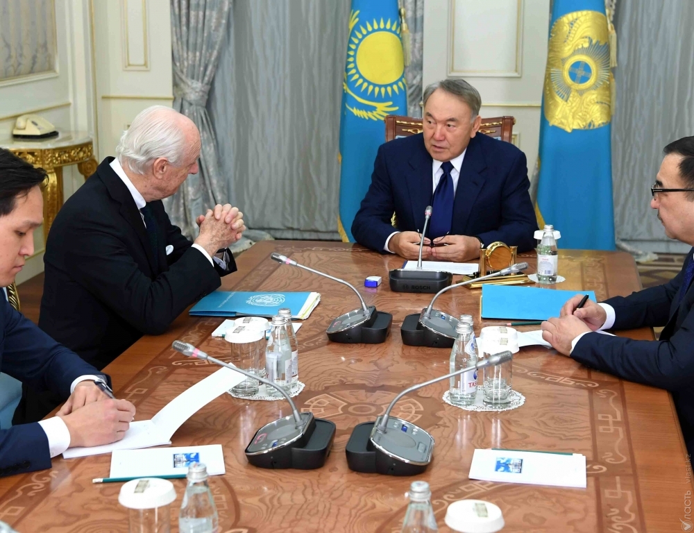 Назарбаев встретился со спецпосланником генсека ООН по Сирии Стаффаном де Мистурой