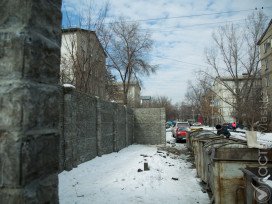 Суд обязал компанию-подрядчика завершить ремонт мусорных площадок в Алматы до конца июля 2017 года
