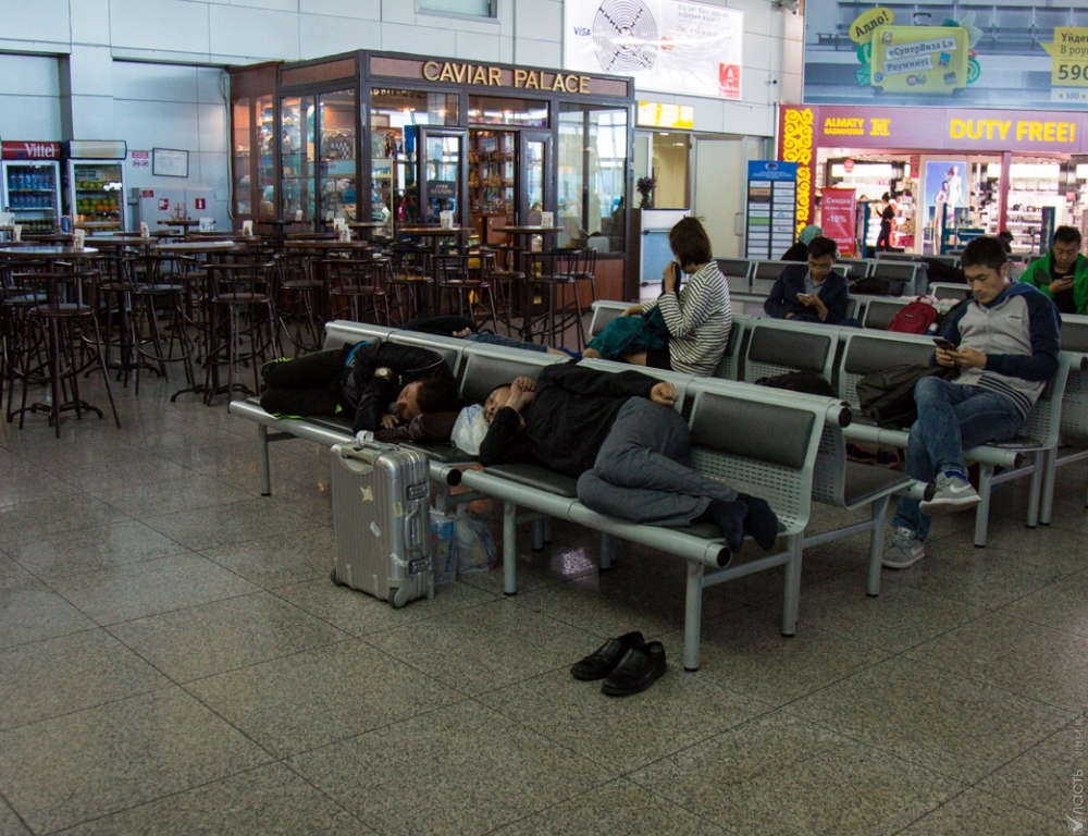 ​В аэропорту Алматы из-за тумана задерживаются 13 рейсов