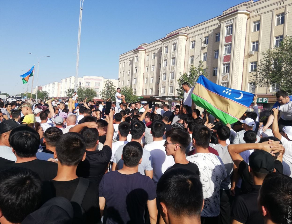 В Каракалпакстане проходят митинги против поправок в Конституцию Узбекистана