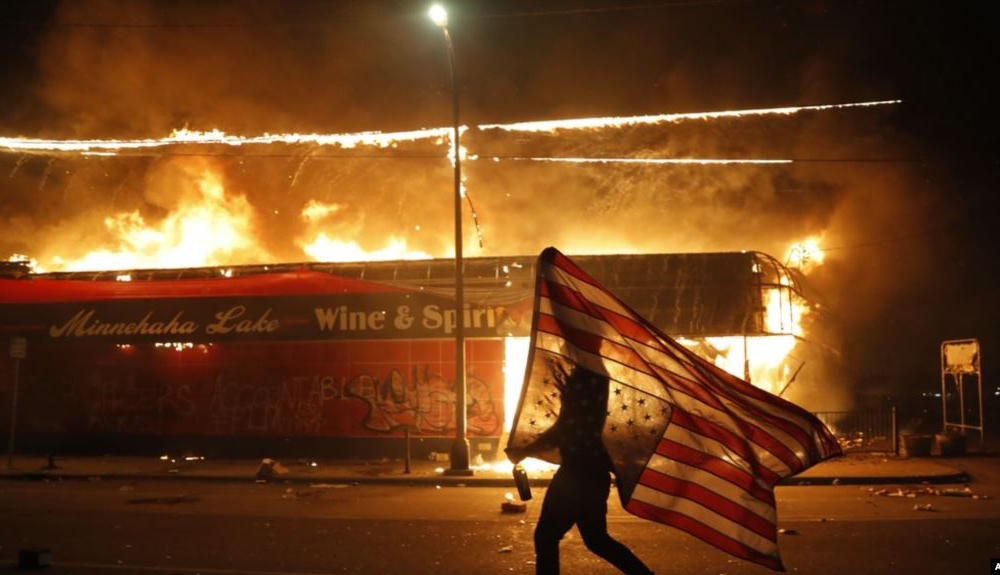 Волна протестов и беспорядков прокатилась по США вслед за Миннесотой