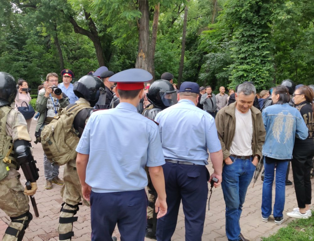 Площадь «Астана» в Алматы оцеплена 