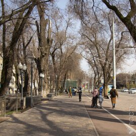 Теплая погода без осадков ожидается на большей части Казахстана