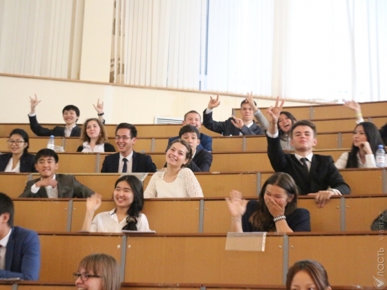 Каково в Казахстане быть учителем? 