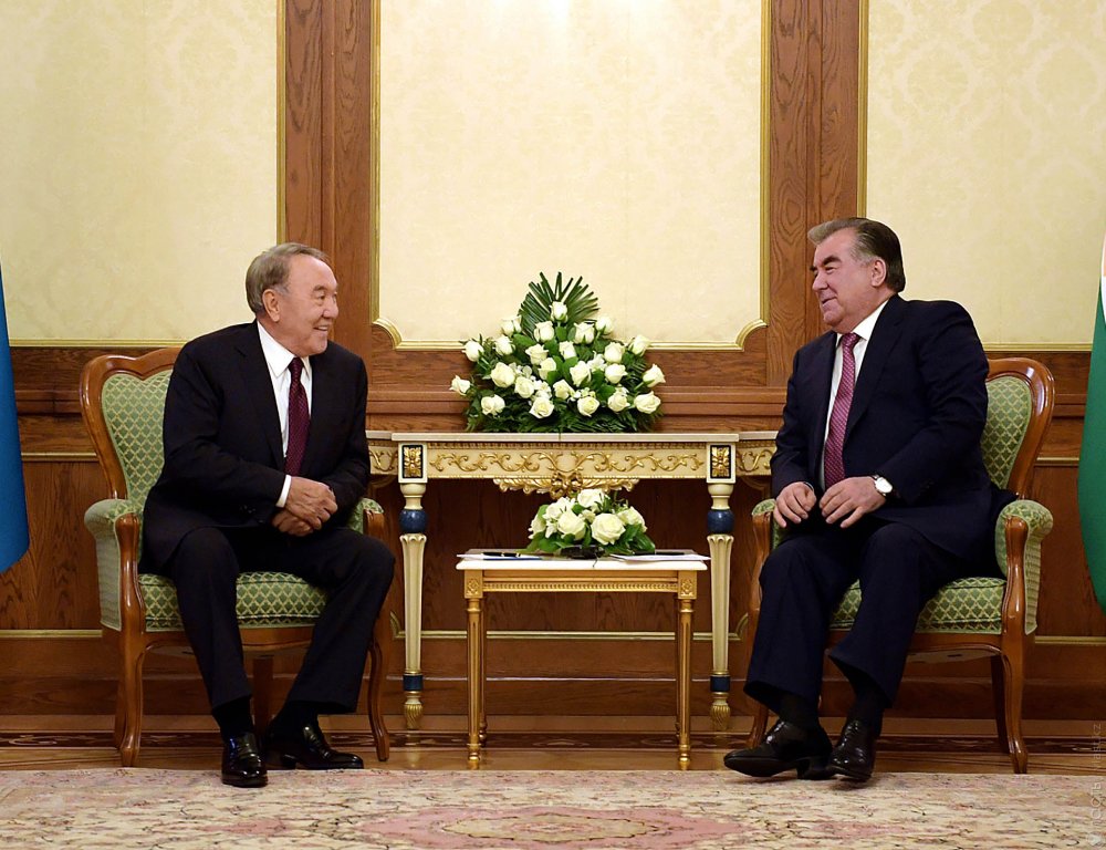 Назарбаев прибыл в Душанбе