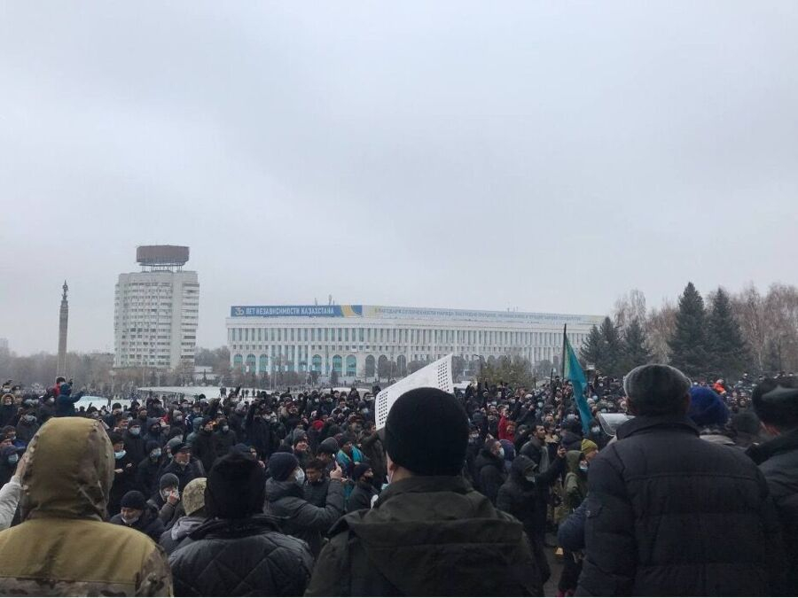 Причиной всплеска протестов стали проблемы, вызванные пандемией, заявил Ашимбаев