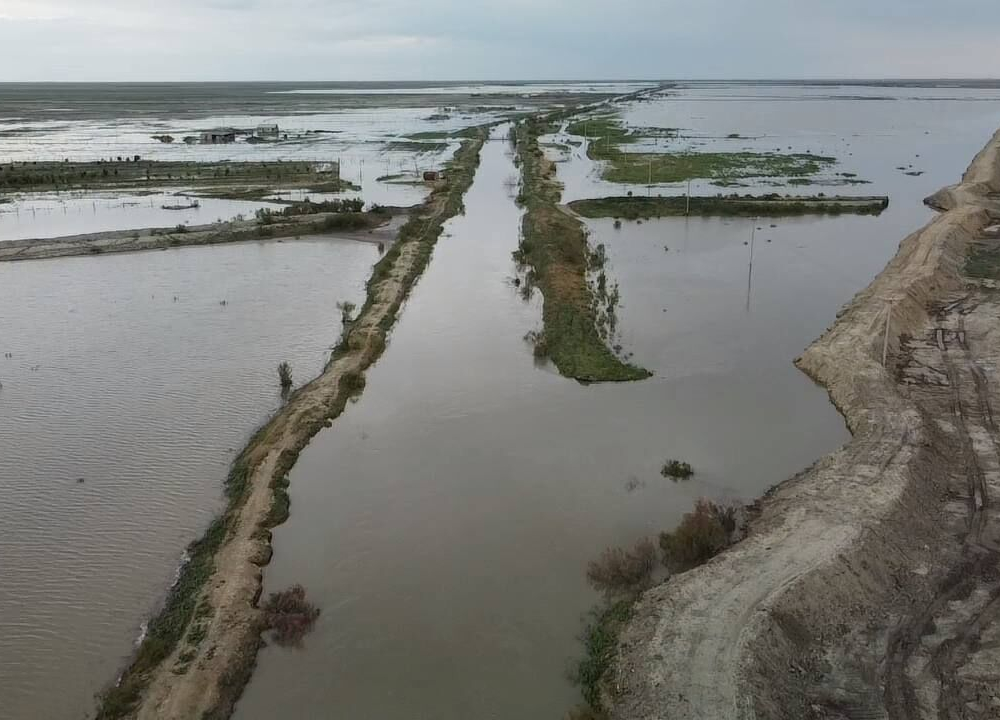 
Из-за паводков закрыта трасса Атырау – Индер