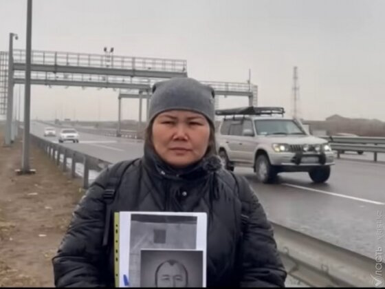 Жена погибшего во время Қаңтара отправилась пешком в Астану из Алматы, требуя найти виновника в смерти мужа 