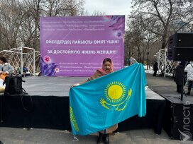 Организатор митинга в Алматы «За достойную жизнь женщин!» предложила законодательно ввести брачный контракт