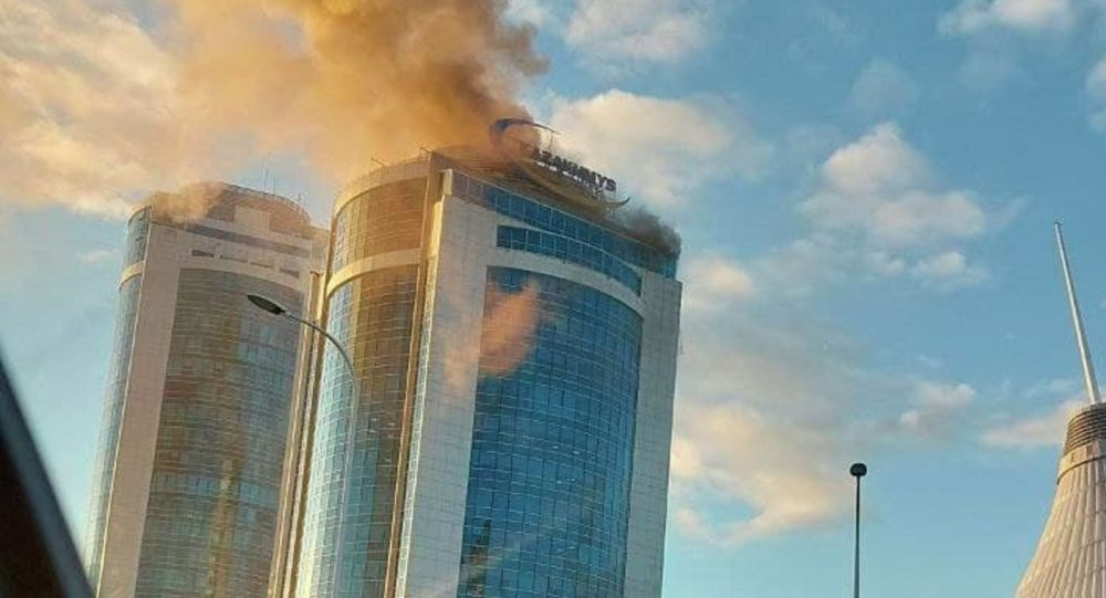 В столице горит здание «Казахмыса»