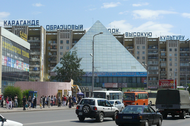 В Карагандинской области ограничат работу рынков и крупных торговых центров