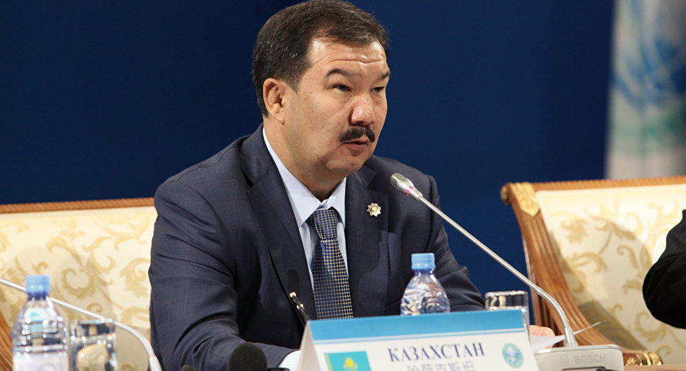 Асхату Даулбаеву продлили полномочия в Конституционном совете
