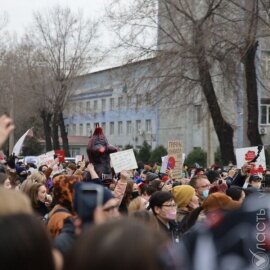 Конституционный суд проверит законность ограничений на мирные собрания