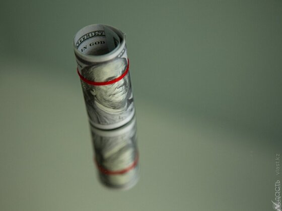 Доллар торгуется на бирже по 537,6 тенге