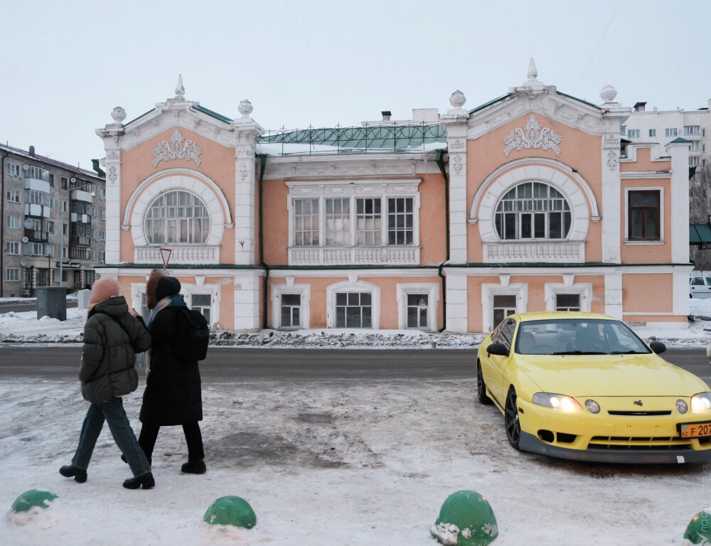 На севере, востоке и в центре Казахстана продолжает сокращаться население 