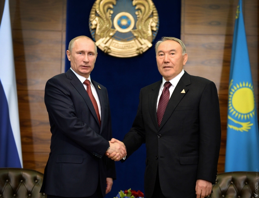 Назарбаев поговорил по телефону с Путиным о геополитических конфликтах