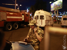 Неизвестный сообщил о заложенном взрывном устройстве в торговом центре в Алматы