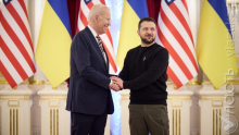 Зеленский призвал Байдена немедленно пригласить Украину в НАТО