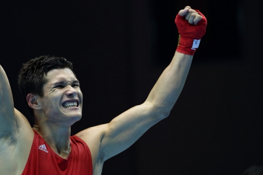 Боксер Данияр Елеусинов завоевал золото Олимпиады в Рио 