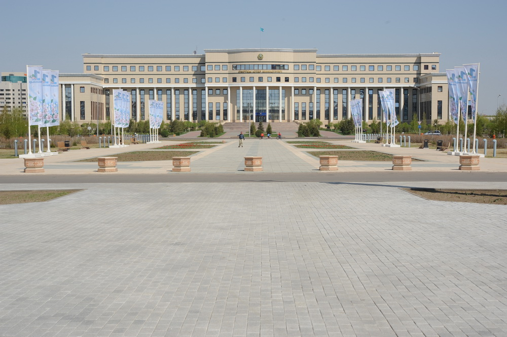 Казахстан и ОАЭ предоставят друг другу земли под строительство посольств