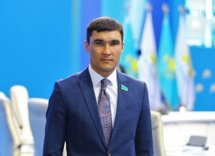 Сапиев ушел с поста председателя комитета спорта 