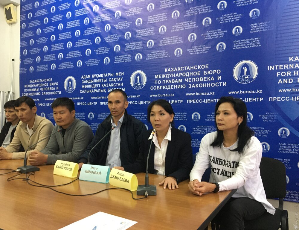 Суд назначил адмаресты троим активистам Демпартии