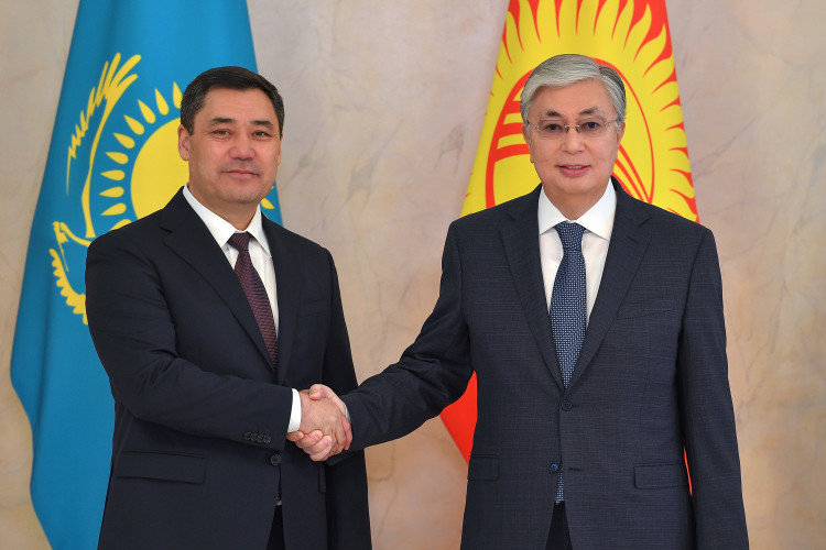 Президент Кыргызстана посетит Казахстан с официальным визитом
